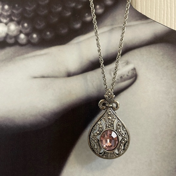 -Deco Style Pendant/ Necklace w / Pink Stone Vintage Avon - Picture 1 of 7
